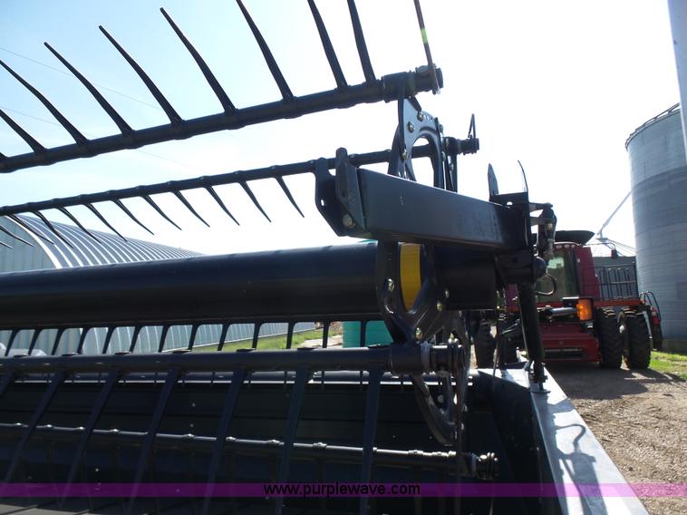 image for item K3112 2009 MacDon FD70 flex draper head