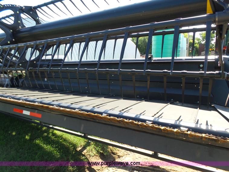 image for item K3112 2009 MacDon FD70 flex draper head