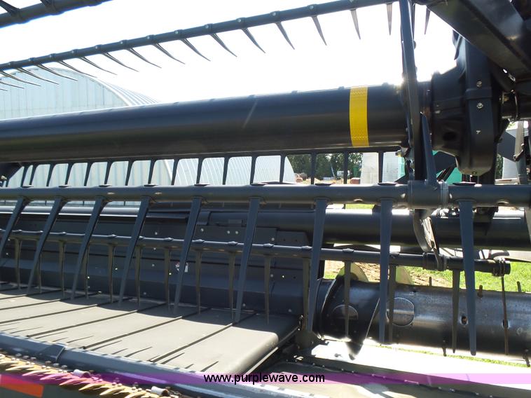 image for item K3112 2009 MacDon FD70 flex draper head