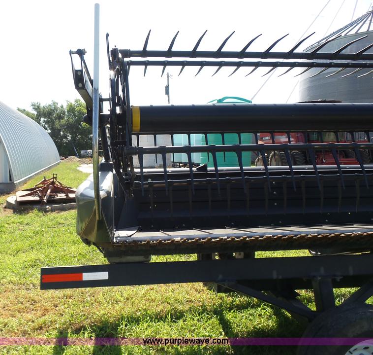 image for item K3112 2009 MacDon FD70 flex draper head