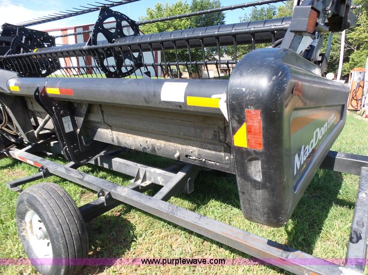 image for item K3112 2009 MacDon FD70 flex draper head