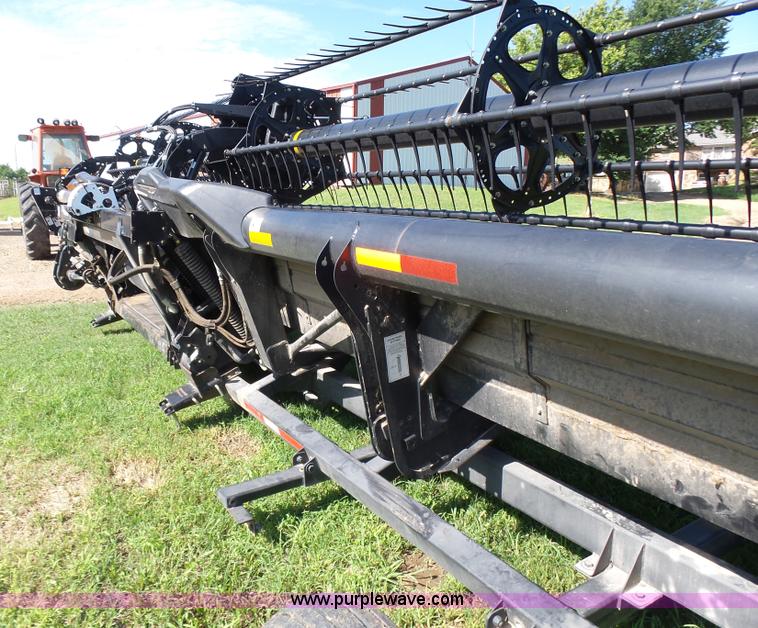 image for item K3112 2009 MacDon FD70 flex draper head