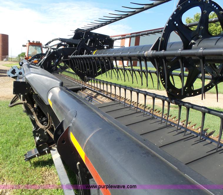 image for item K3112 2009 MacDon FD70 flex draper head