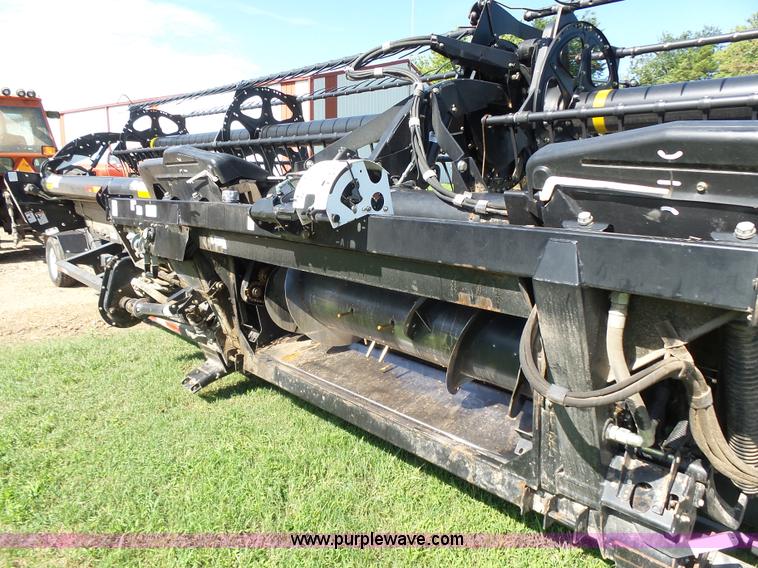 image for item K3112 2009 MacDon FD70 flex draper head