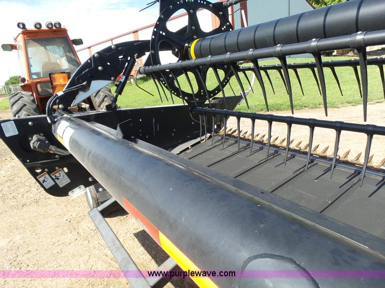 image for item K3112 2009 MacDon FD70 flex draper head