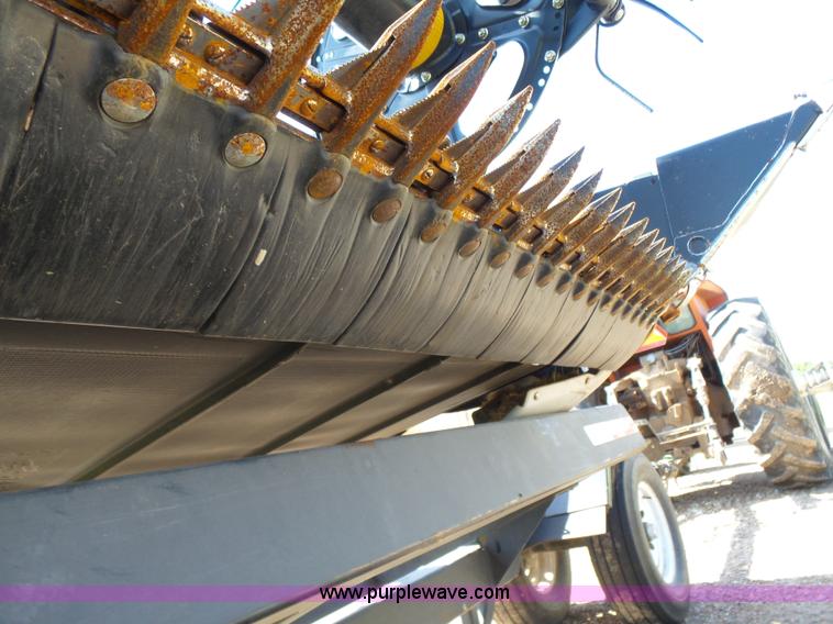 image for item K3112 2009 MacDon FD70 flex draper head