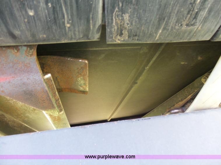 image for item K3112 2009 MacDon FD70 flex draper head