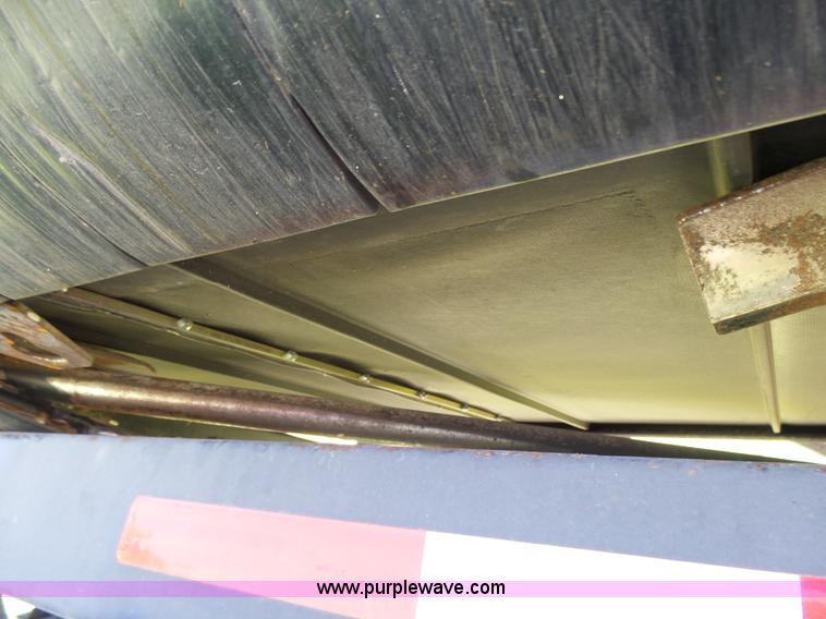 image for item K3112 2009 MacDon FD70 flex draper head