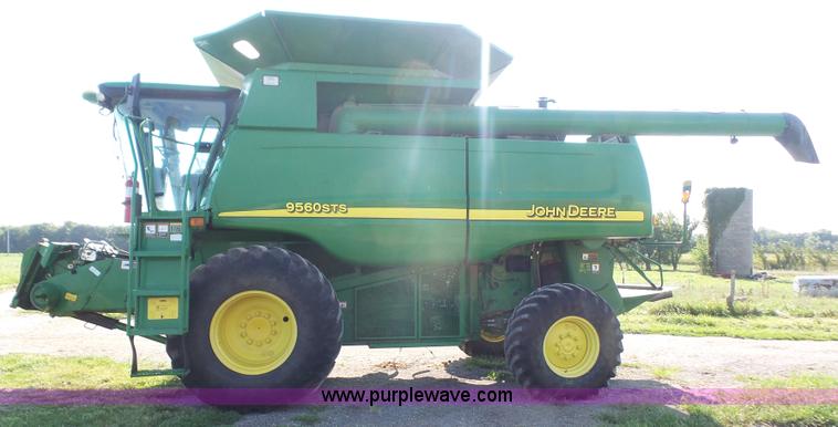 image for item K3637 2006 John Deere 9560 STS RWA combine