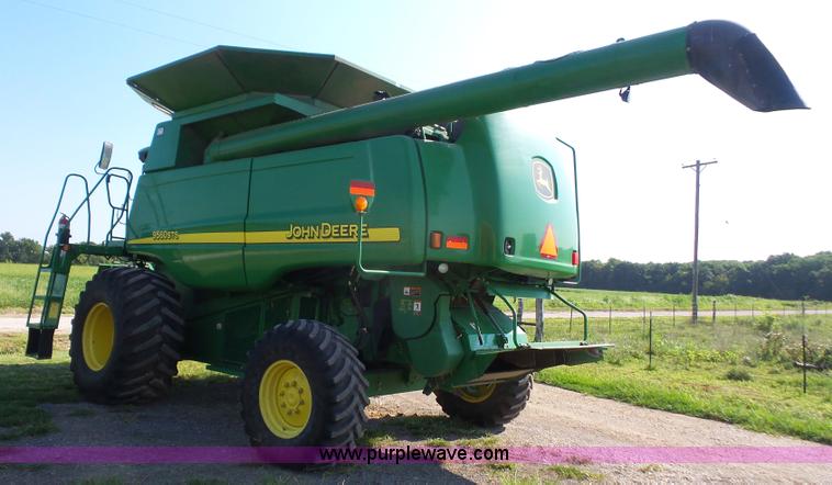 image for item K3637 2006 John Deere 9560 STS RWA combine
