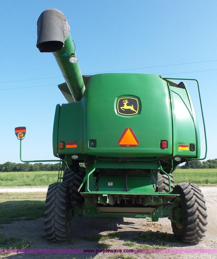 image for item K3637 2006 John Deere 9560 STS RWA combine
