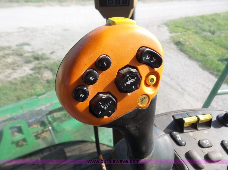 image for item K3637 2006 John Deere 9560 STS RWA combine