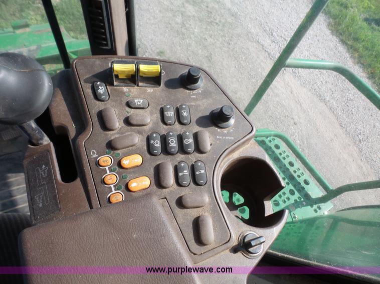 image for item K3637 2006 John Deere 9560 STS RWA combine