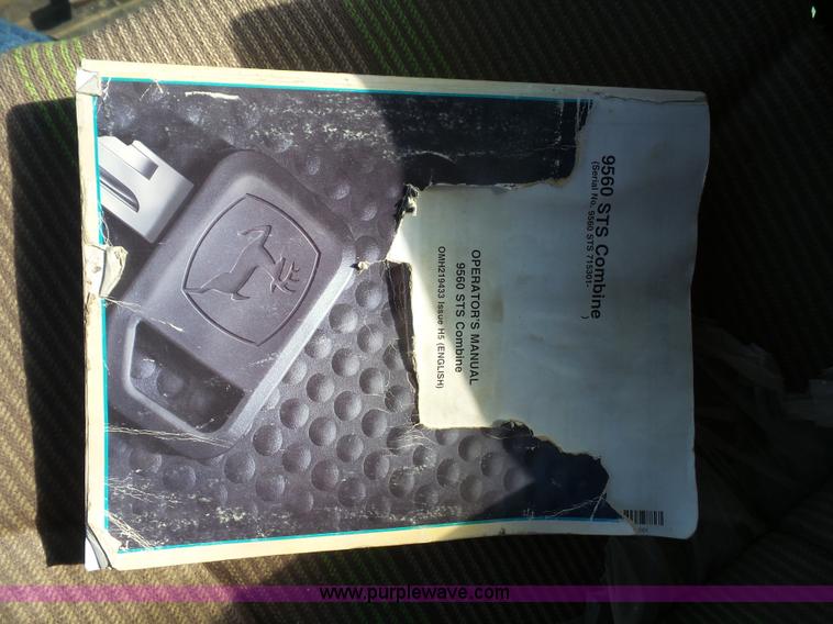 image for item K3637 2006 John Deere 9560 STS RWA combine