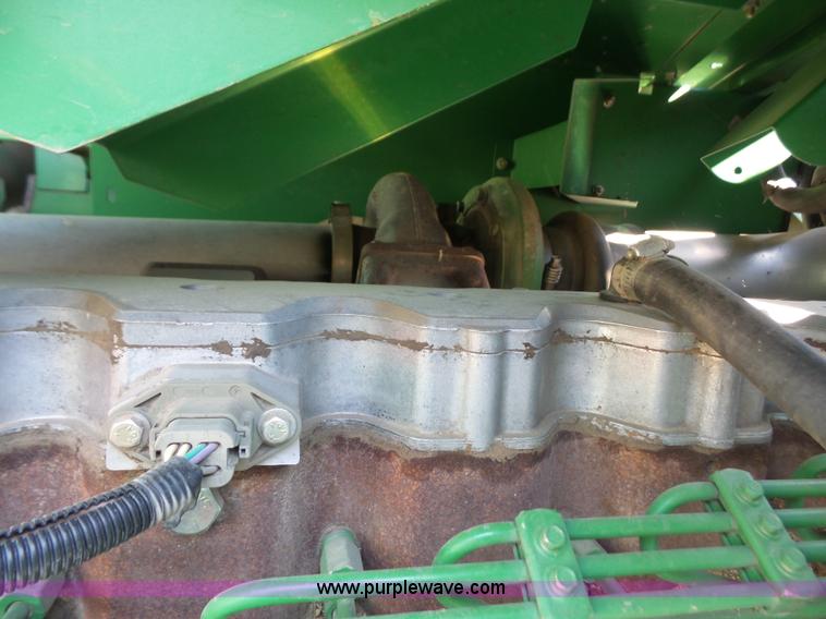 image for item K3637 2006 John Deere 9560 STS RWA combine