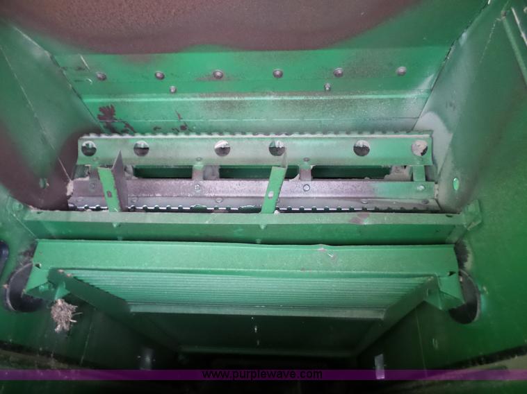 image for item K3637 2006 John Deere 9560 STS RWA combine