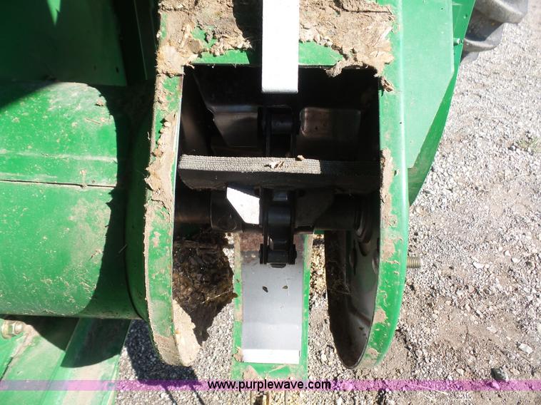 image for item K3637 2006 John Deere 9560 STS RWA combine