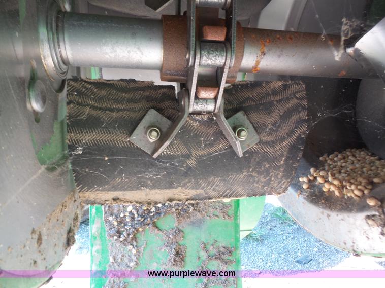 image for item K3637 2006 John Deere 9560 STS RWA combine