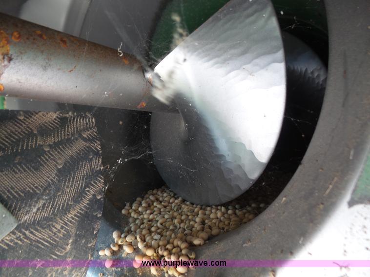 image for item K3637 2006 John Deere 9560 STS RWA combine