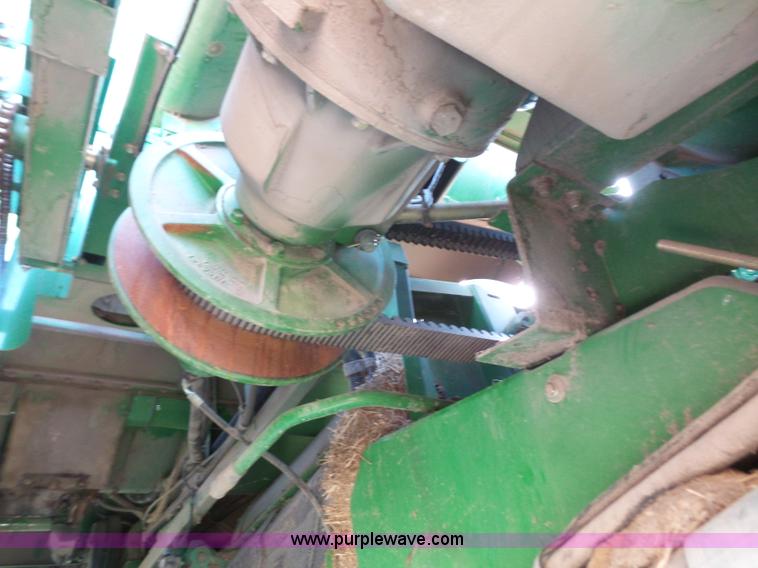 image for item K3637 2006 John Deere 9560 STS RWA combine