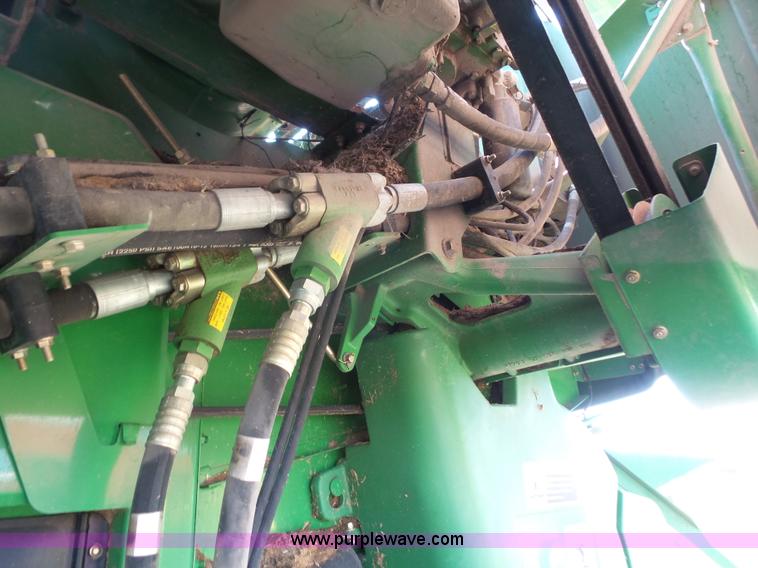 image for item K3637 2006 John Deere 9560 STS RWA combine