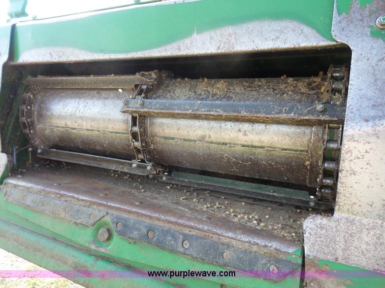 image for item K3637 2006 John Deere 9560 STS RWA combine