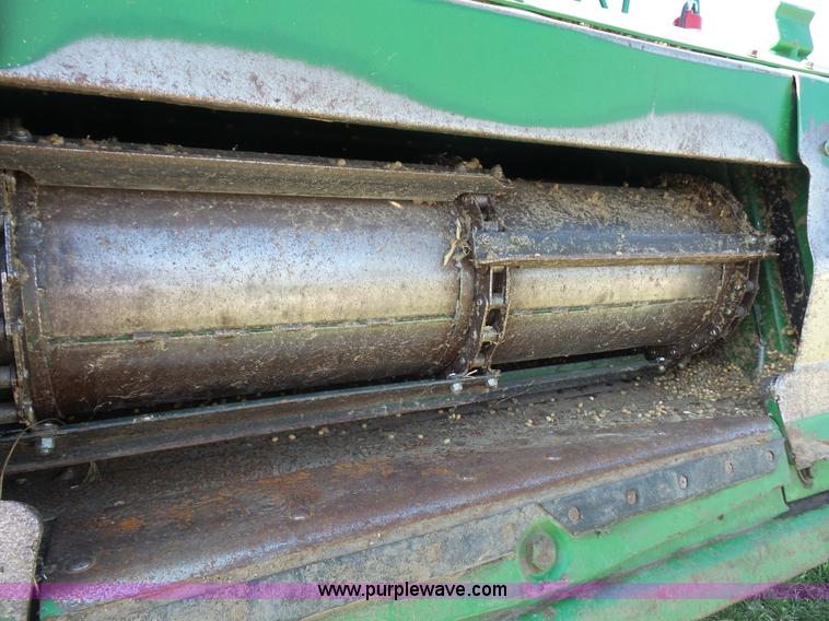 image for item K3637 2006 John Deere 9560 STS RWA combine