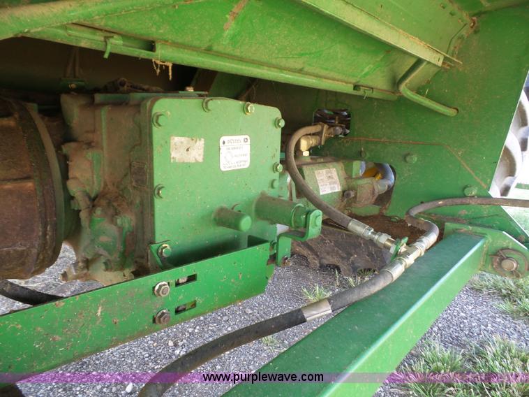 image for item K3637 2006 John Deere 9560 STS RWA combine