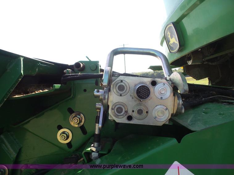 image for item K3637 2006 John Deere 9560 STS RWA combine