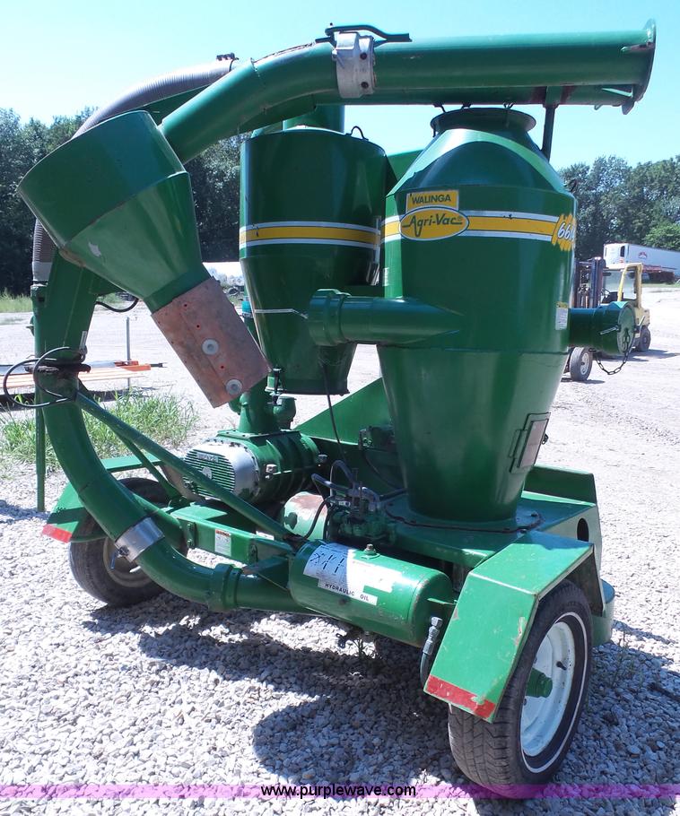 image for item K3642 1999 Walinga Agri-Vac 6614 Deluxe grain vacuum