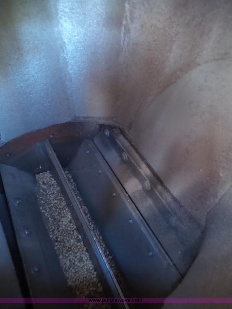 image for item K3642 1999 Walinga Agri-Vac 6614 Deluxe grain vacuum