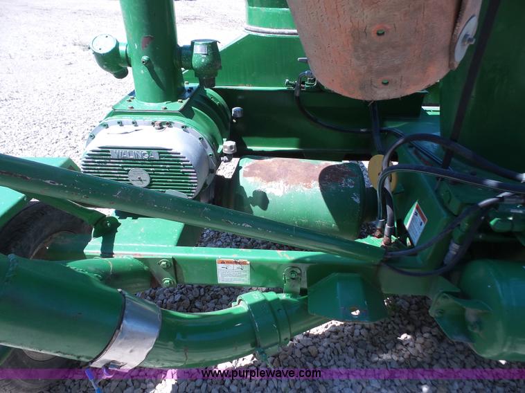 image for item K3642 1999 Walinga Agri-Vac 6614 Deluxe grain vacuum