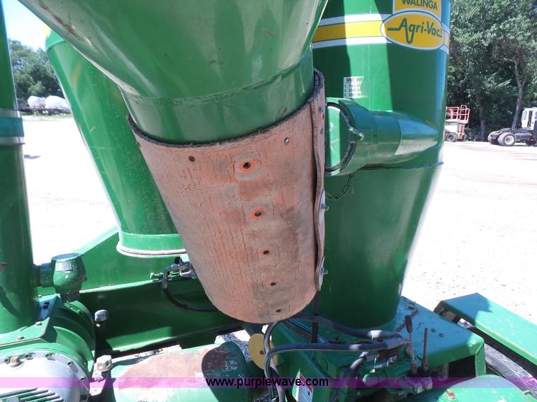 image for item K3642 1999 Walinga Agri-Vac 6614 Deluxe grain vacuum