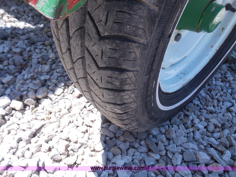 image for item K3642 1999 Walinga Agri-Vac 6614 Deluxe grain vacuum