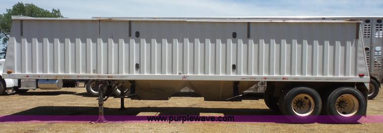 image for item K4664 1998 Jetco double hopper grain trailer