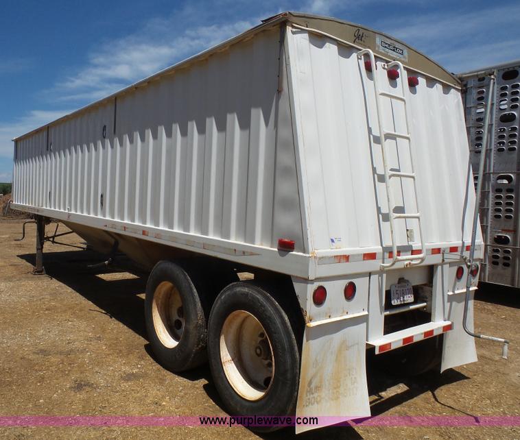image for item K4664 1998 Jetco double hopper grain trailer