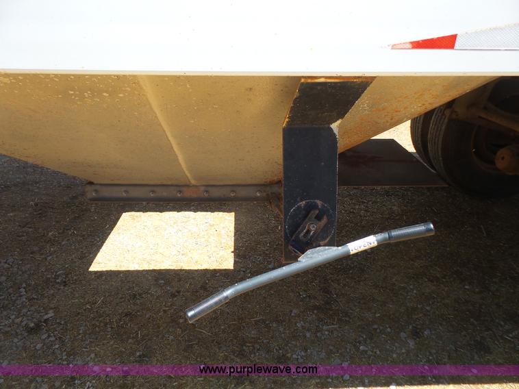 image for item K4664 1998 Jetco double hopper grain trailer