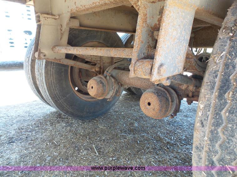 image for item K4664 1998 Jetco double hopper grain trailer