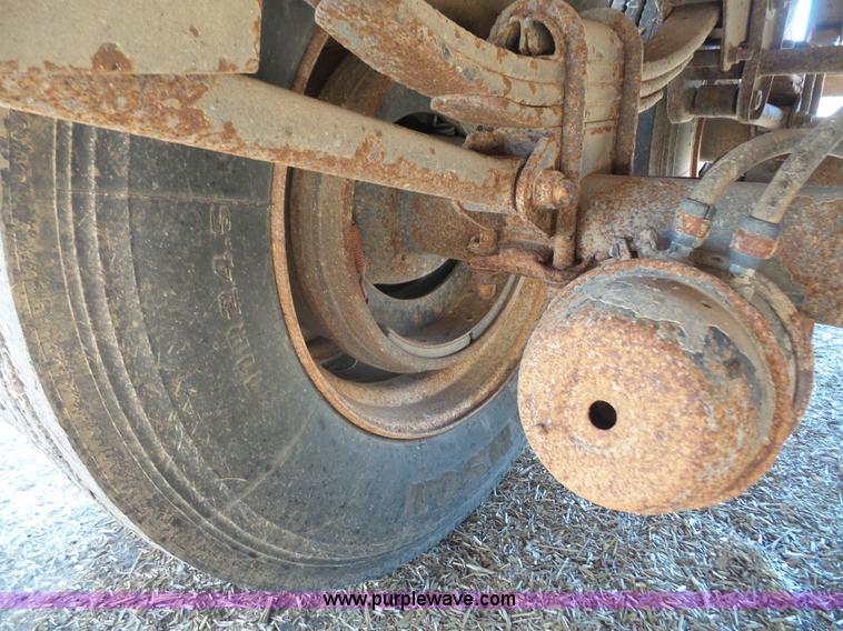 image for item K4664 1998 Jetco double hopper grain trailer