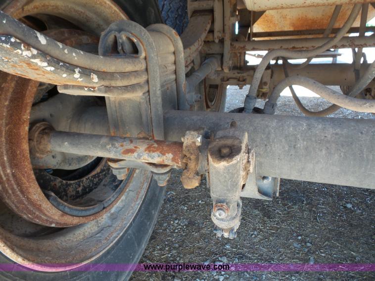 image for item K4664 1998 Jetco double hopper grain trailer