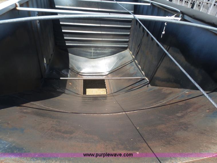 image for item K4664 1998 Jetco double hopper grain trailer