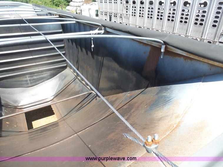 image for item K4664 1998 Jetco double hopper grain trailer