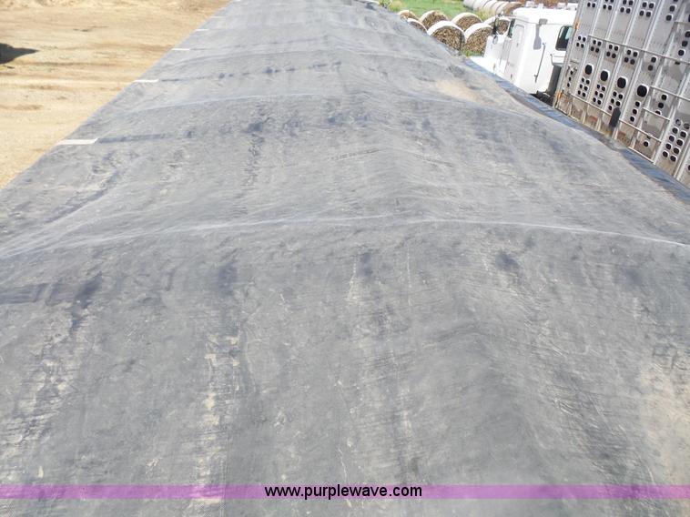 image for item K4664 1998 Jetco double hopper grain trailer