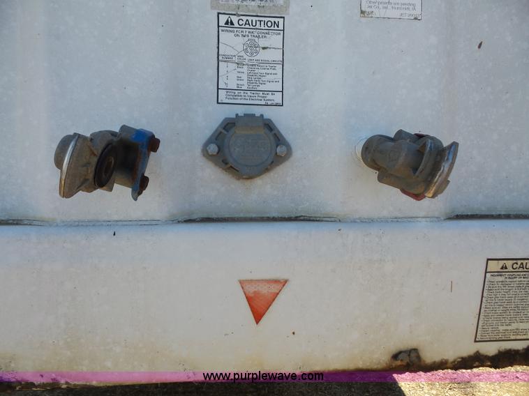 image for item K4664 1998 Jetco double hopper grain trailer