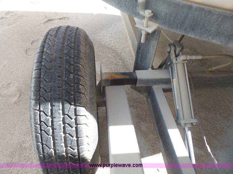 image for item K4744 Wylie triple cone bottom tank trailer