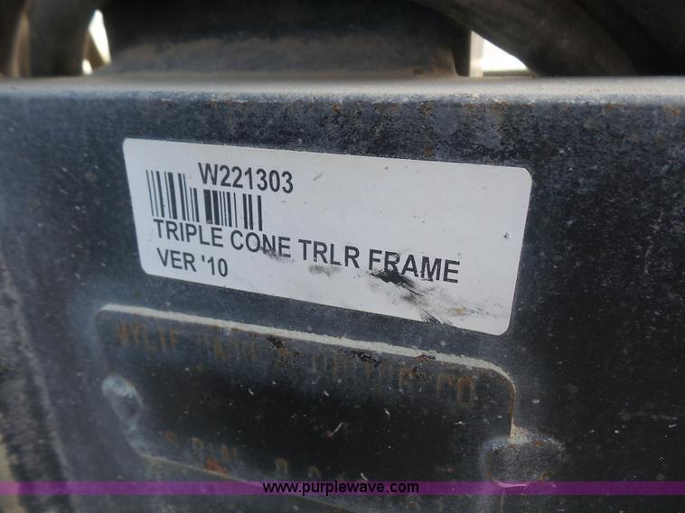 image for item K4744 Wylie triple cone bottom tank trailer