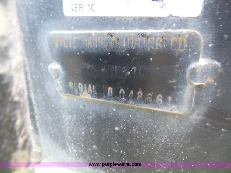 image for item K4744 Wylie triple cone bottom tank trailer