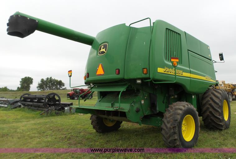 image for item K5266 2003 John Deere 9750 STS combine