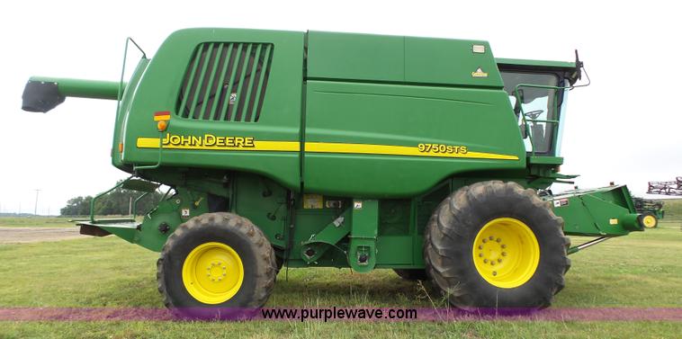 image for item K5266 2003 John Deere 9750 STS combine