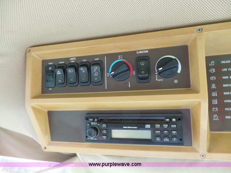 image for item K5266 2003 John Deere 9750 STS combine